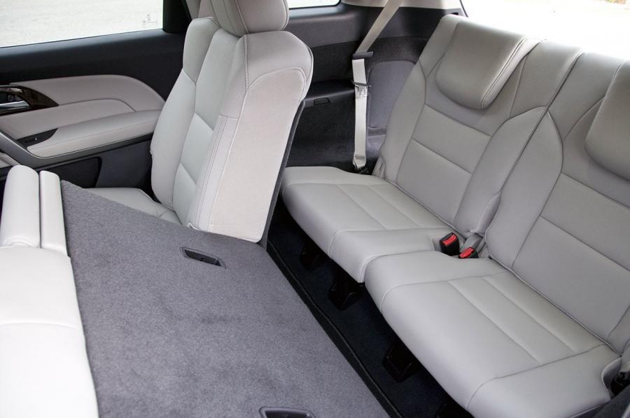 Интерьер Acura MDX (YD2) 2010 года  (фото 17 из 56)